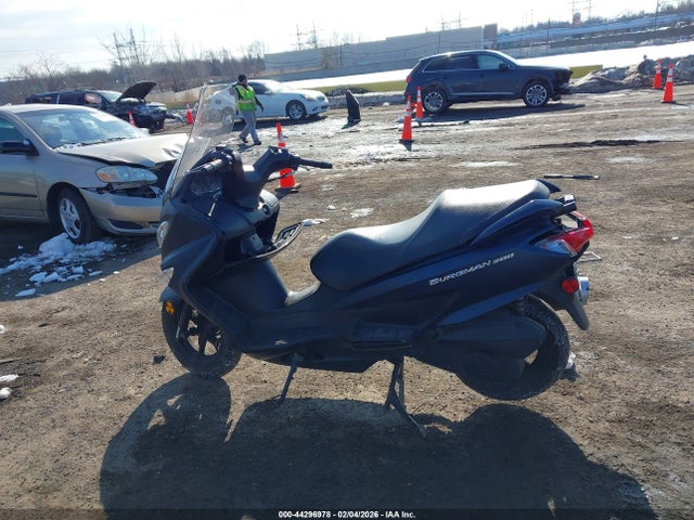 MLCCH41A2N1600429 Suzuki UH200