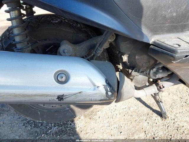 MLCCH41A2N1600429 Suzuki UH200