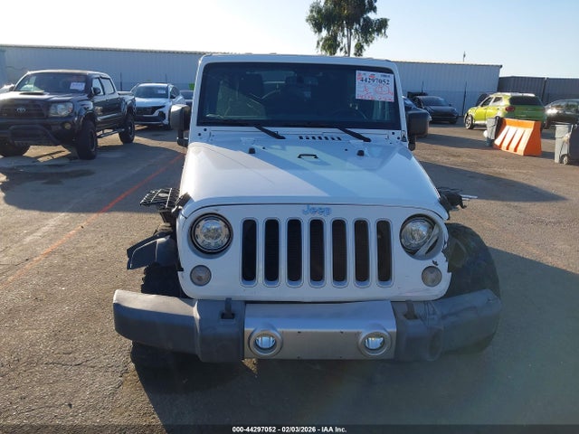 1C4BJWEGXJL935458 Jeep Wrangler Jk Unlimited Sahara 4x4