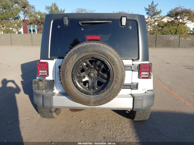 1C4BJWEGXJL935458 Jeep Wrangler Jk Unlimited Sahara 4x4