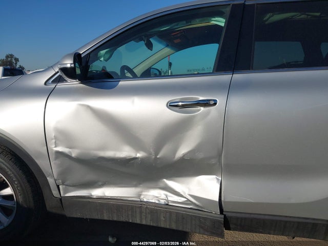 5XYPG4A53KG559664 KIA Sorento 3.3l Lx