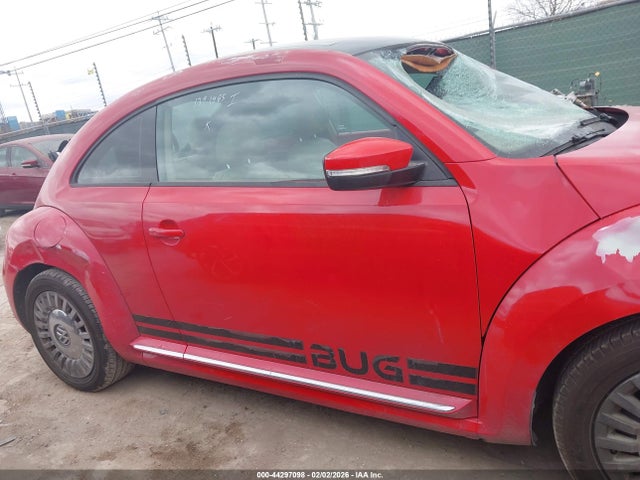 44297098 :رقم المزاد ، 3VWJX7ATXEM607316 vin ، 2014 Volkswagen Beetle 2.5l مزاد بيع