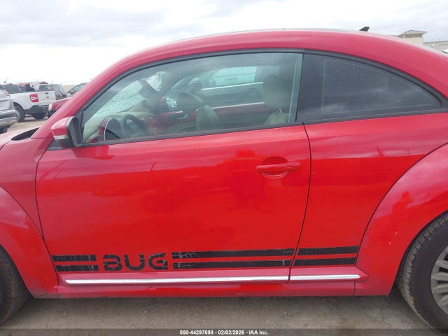 44297098 :رقم المزاد ، 3VWJX7ATXEM607316 vin ، 2014 Volkswagen Beetle 2.5l مزاد بيع