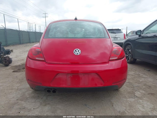 44297098 :رقم المزاد ، 3VWJX7ATXEM607316 vin ، 2014 Volkswagen Beetle 2.5l مزاد بيع