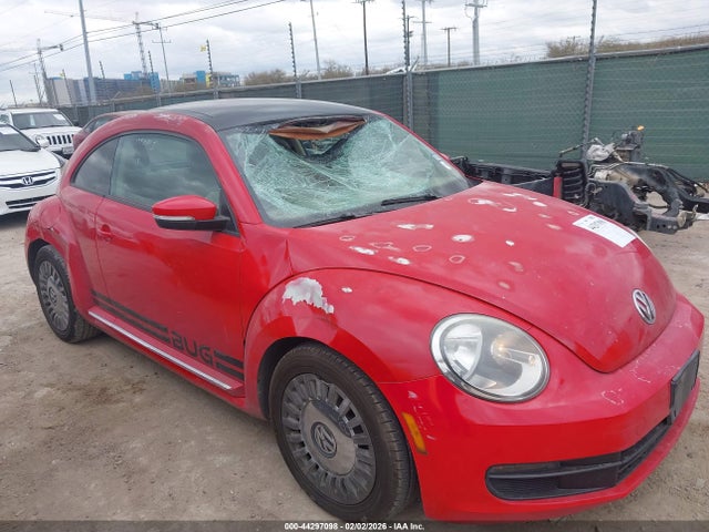 44297098 :رقم المزاد ، 3VWJX7ATXEM607316 vin ، 2014 Volkswagen Beetle 2.5l مزاد بيع