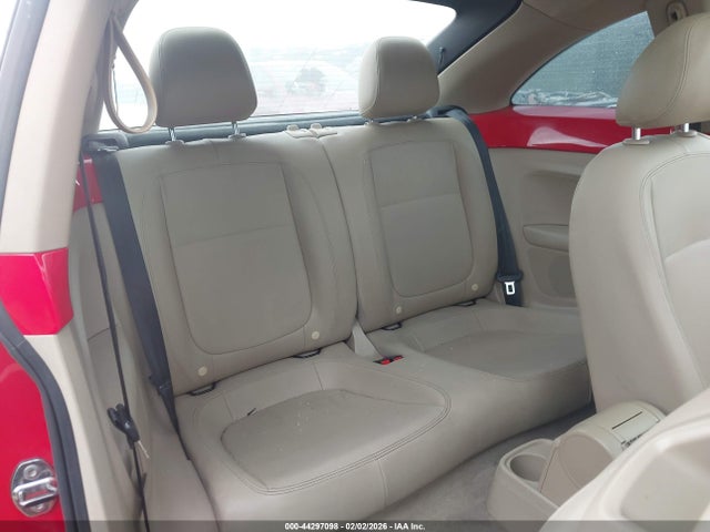 44297098 :رقم المزاد ، 3VWJX7ATXEM607316 vin ، 2014 Volkswagen Beetle 2.5l مزاد بيع