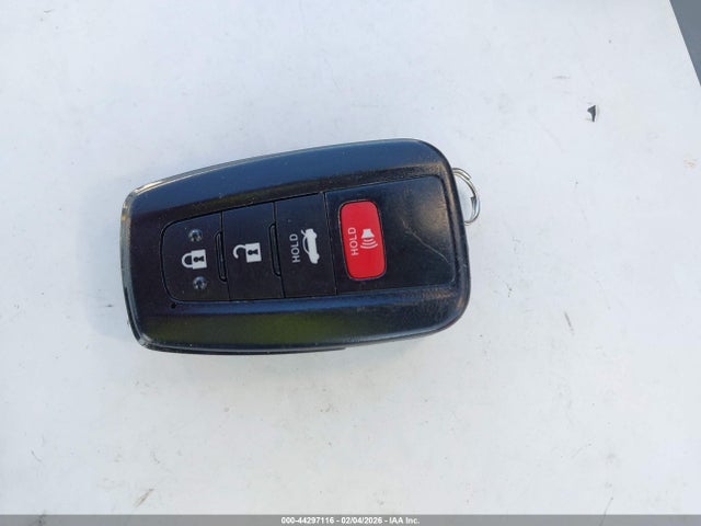 4T1B11HK0JU040523 Toyota CAMRY XLE