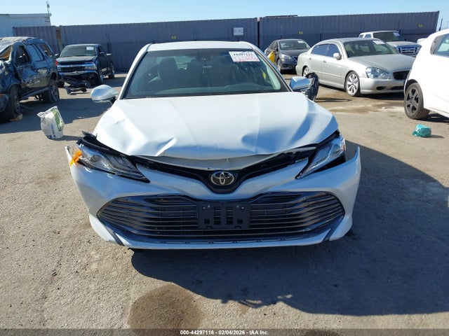 4T1B11HK0JU040523 Toyota CAMRY XLE