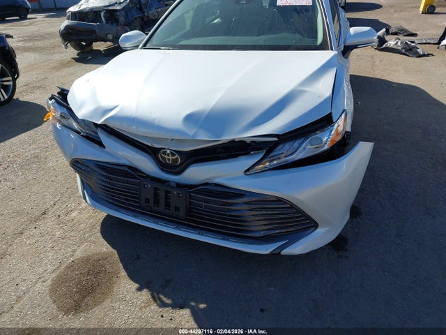 4T1B11HK0JU040523 Toyota CAMRY XLE