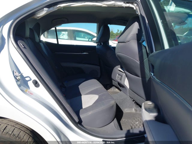 4T1B11HK0JU040523 Toyota CAMRY XLE