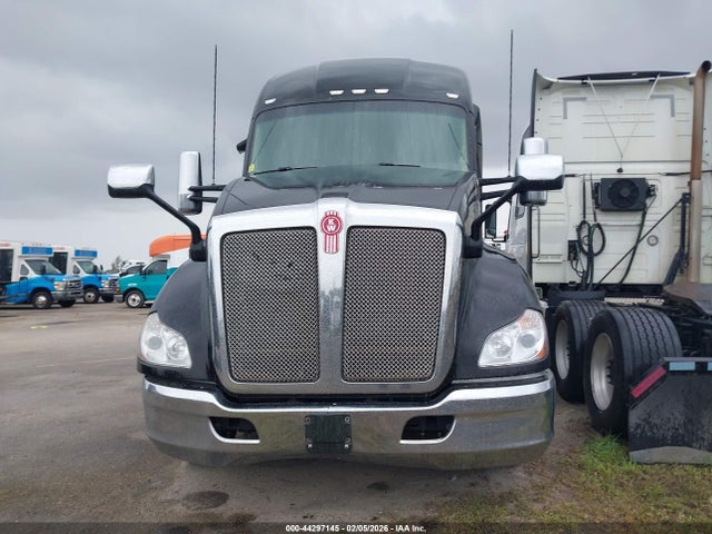 44297145 :رقم المزاد ، 1XKYDP9X9LJ395184 vin ، 2020 Kenworth T680 مزاد بيع