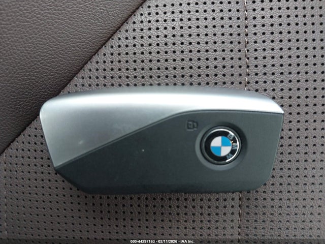 2025 BMW IX WB523CF02SCT31149 Photo 10