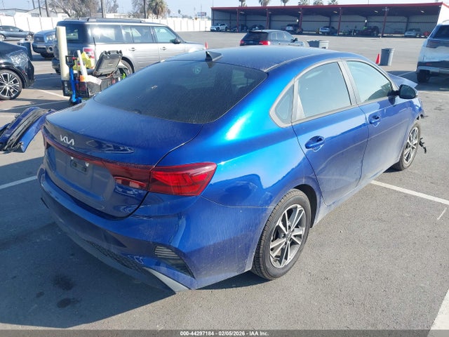 3KPF24AD9PE557388 KIA Forte Lxs