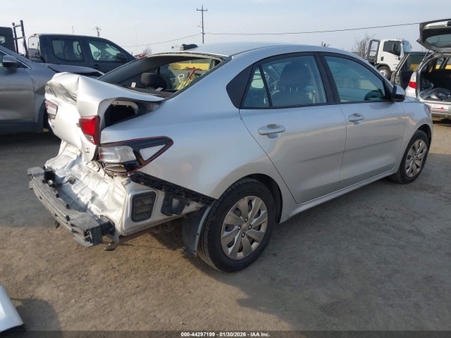 2018 KIA RIO 3KPA24ABXJE120080 Photo 3