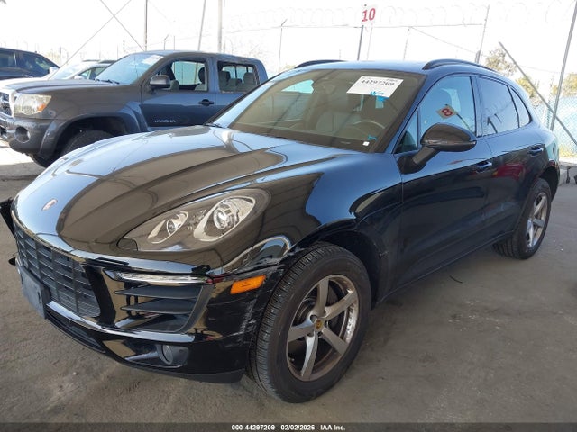 2018 PORSCHE MACAN WP1AA2A55JLB05882 Photo 1
