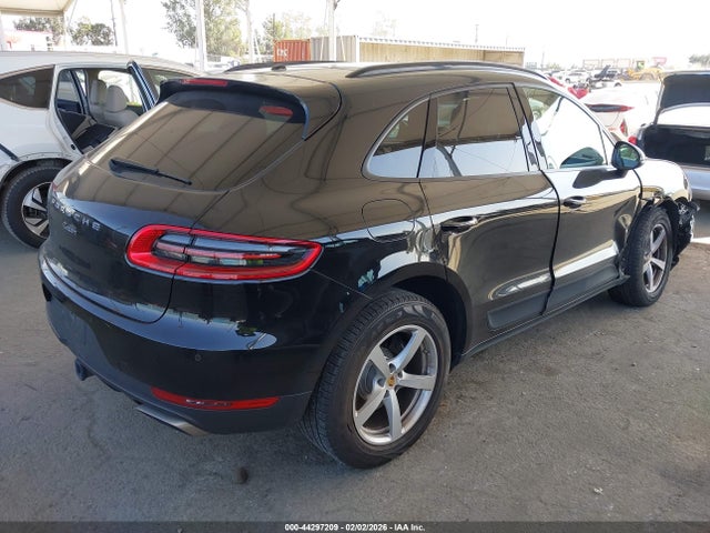 2018 PORSCHE MACAN WP1AA2A55JLB05882 Photo 3