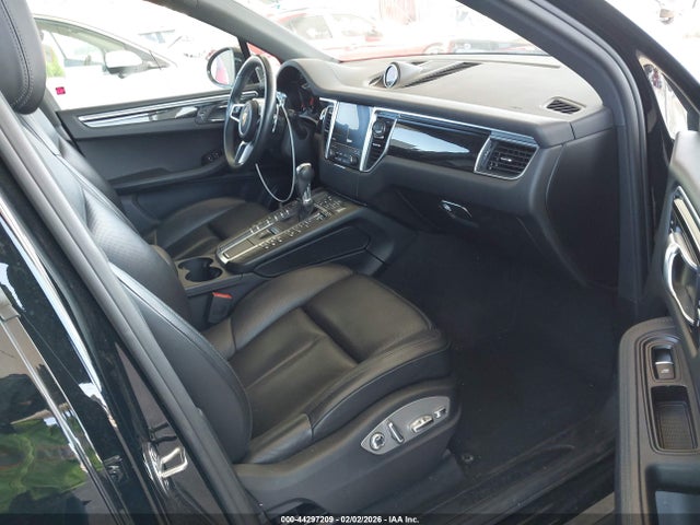 2018 PORSCHE MACAN WP1AA2A55JLB05882 Photo 4