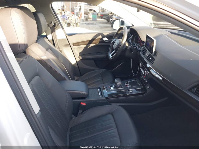 WA1BNAFY9K2056453 Audi Q5 45 Premium
