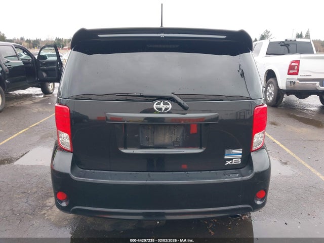 Scion XB 2014 JTLZE4FE3EJ057950 Image 17