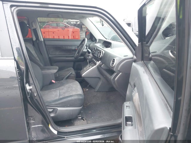 Scion XB 2014 JTLZE4FE3EJ057950 Image 5