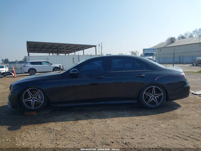 Mercedes-Benz E 300 2018 WDDZF4JB8JA358087 Image 15