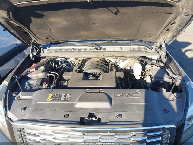 1GKS2HKJXJR178801 GMC YUKON XL DENALI