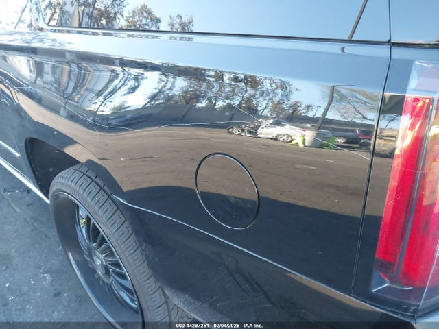 1GKS2HKJXJR178801 GMC YUKON XL DENALI