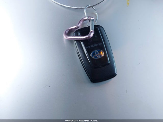 Toyota Corolla Hybrid Le 2021 JTDEAMDE0MJ000936 Image 11
