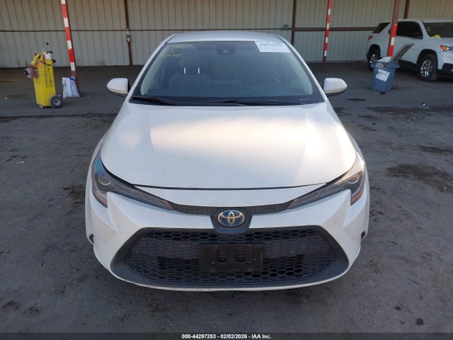 Toyota Corolla Hybrid Le 2021 JTDEAMDE0MJ000936 Image 12