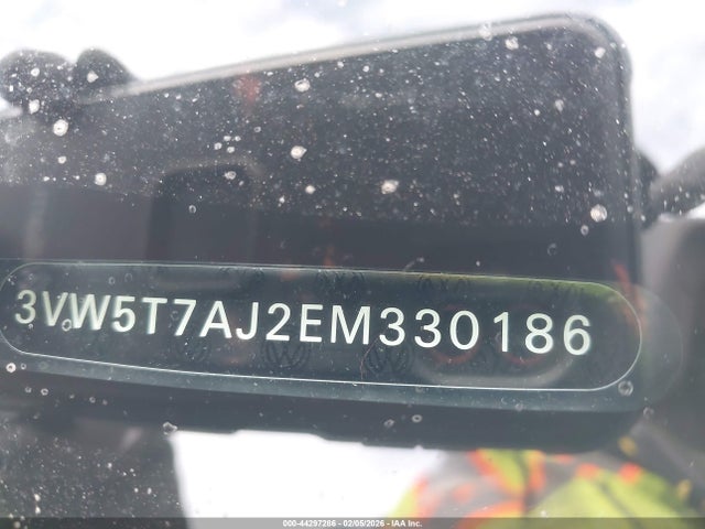 3VW5T7AJ2EM330186 Volkswagen Jetta Gli Edition 30 W/nav