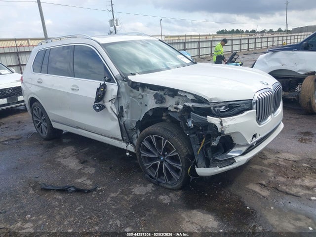 2020 BMW X7 5UXCX4C09L9B25687