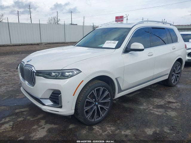 2020 BMW X7 5UXCX4C09L9B25687 Photo 1