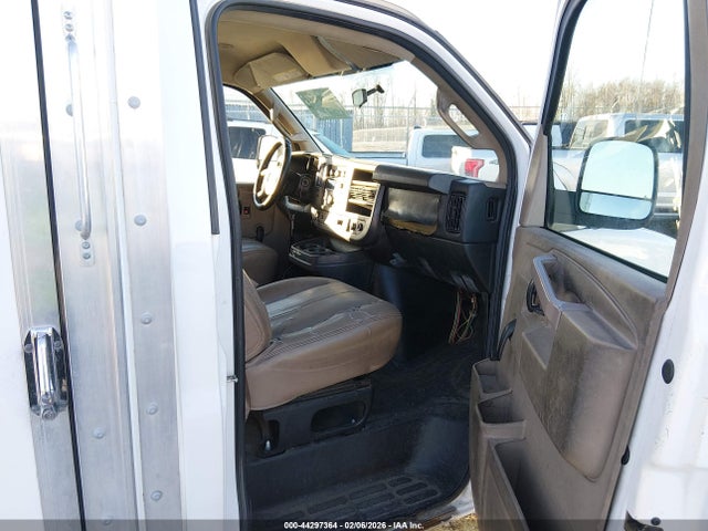Chevrolet Express 2016 1GB0GRFF3G1276919 Image 5