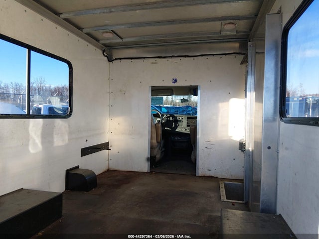 Chevrolet Express 2016 1GB0GRFF3G1276919 Image 8
