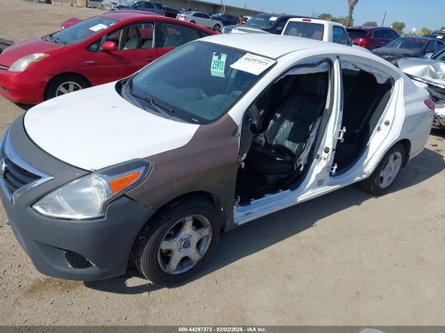 2015 NISSAN VERSA 3N1CN7AP1FL929938 Photo 1
