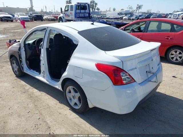 2015 NISSAN VERSA 3N1CN7AP1FL929938 Photo 2