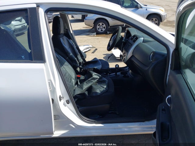 2015 NISSAN VERSA 3N1CN7AP1FL929938 Photo 4