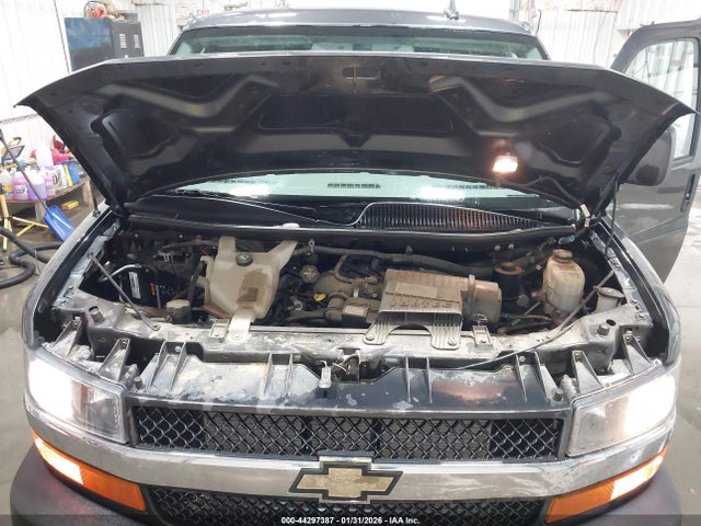 1GAZGPFF7H1101025 Chevrolet Express 3500 Lt