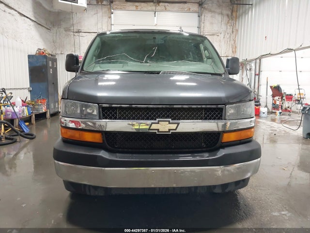 1GAZGPFF7H1101025 Chevrolet Express 3500 Lt
