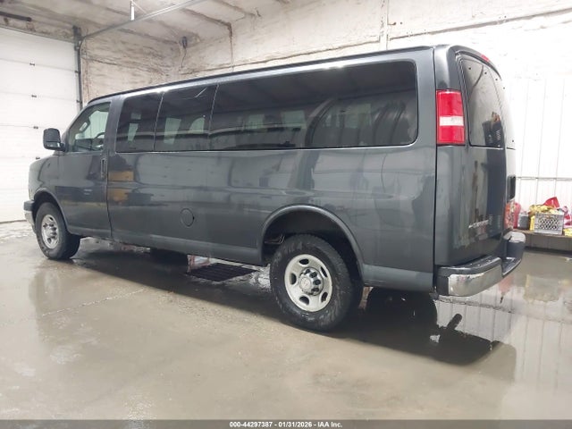 1GAZGPFF7H1101025 Chevrolet Express 3500 Lt