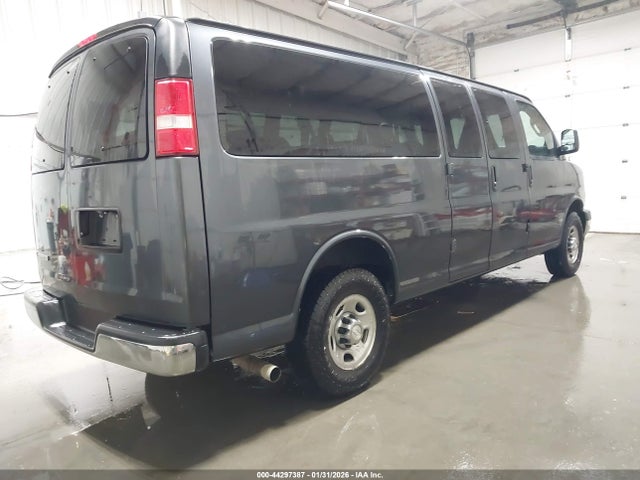 1GAZGPFF7H1101025 Chevrolet Express 3500 Lt