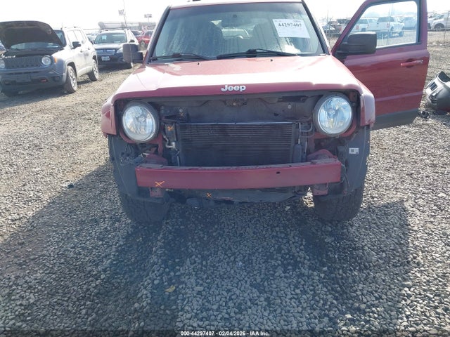 1C4NJRFB4GD646189 Jeep Patriot Latitude