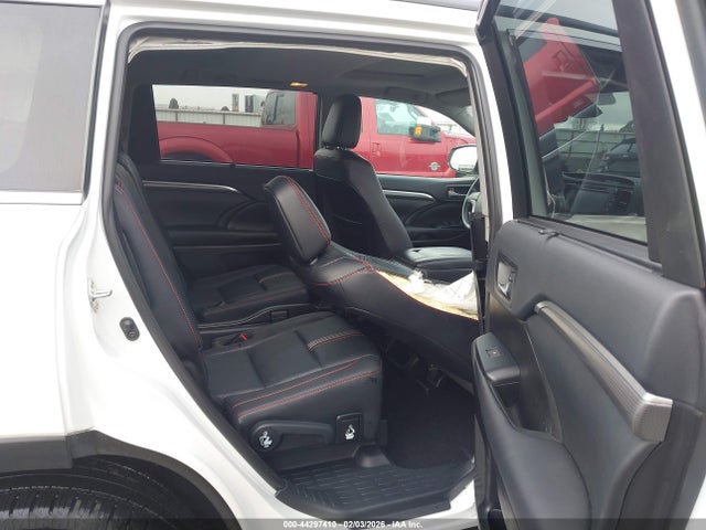 5TDJZRFH8KS563650 Toyota Highlander Se