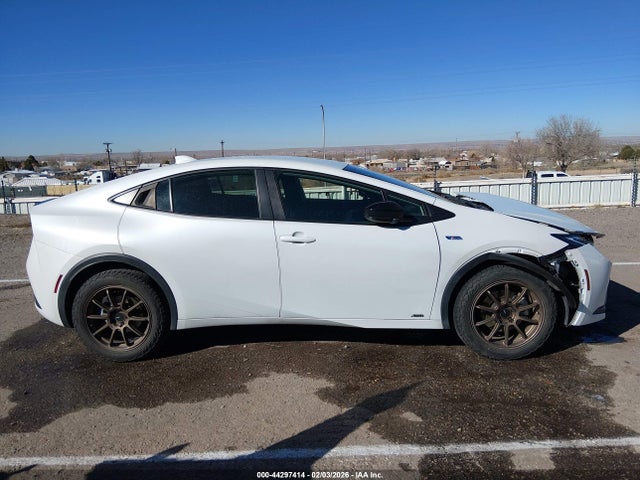 JTDADABU2R3008062 Toyota Prius Le Awd-e