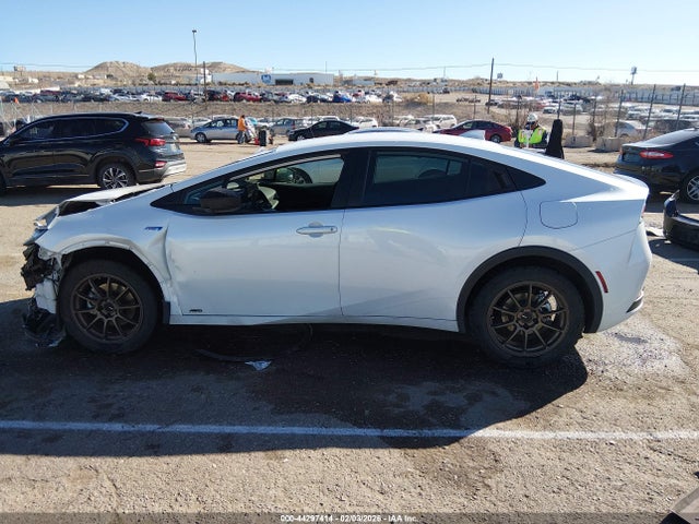 JTDADABU2R3008062 Toyota Prius Le Awd-e