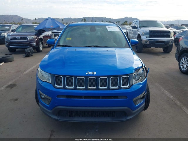 3C4NJCBB0JT461643 Jeep Compass Latitude Fwd