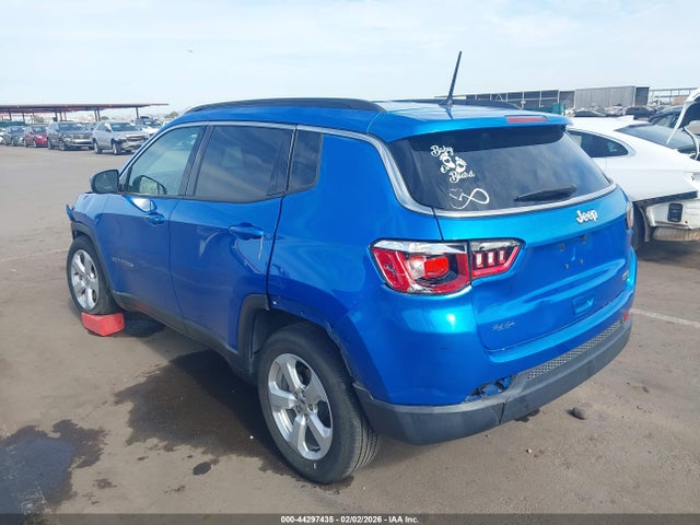 3C4NJCBB0JT461643 Jeep Compass Latitude Fwd