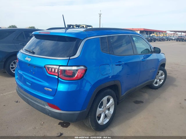 3C4NJCBB0JT461643 Jeep Compass Latitude Fwd