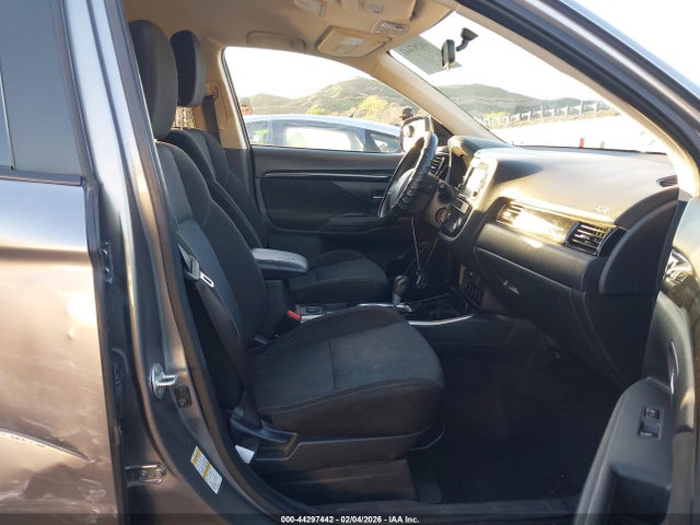 2019 MITSUBISHI OUTLANDER JA4AD2A34KZ029765 Photo 4