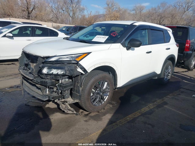5N1AT3AB8MC711832 Nissan Rogue S Intelligent Awd